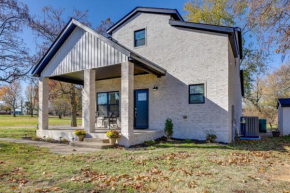 Modern Springdale Home 13 Mi to Fayetteville!